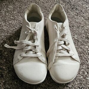 Vivo Barefoot Cream Sneakers